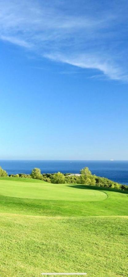 Villa Dans Cadre D'Exception - Golf, Piscine Et Tennis Prive Сен Сир сюр Мер Екстериор снимка